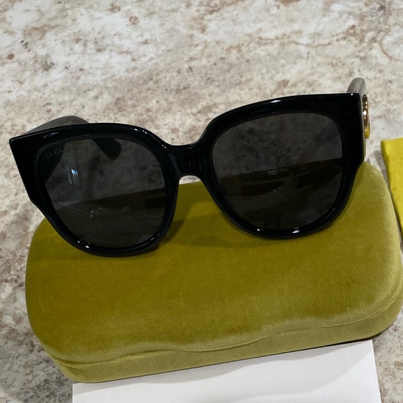 Gucci sunglasses - Picture 3 of 9